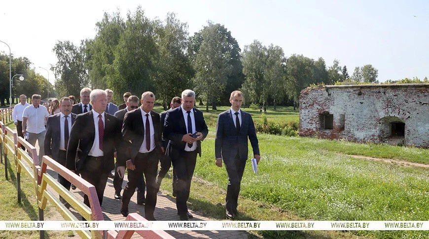 Министр культуры Анатолий Маркевич во время рабочей поездки в Бобруйск. Фото: БЕЛТА.