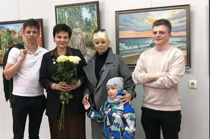 Бобруйск. Ольга Монич на открытии выставки своих картин «Красота мира» в Бобруйском