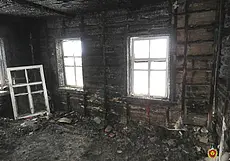 В Кировском районе специалист по установке окон решил помочь растопить печь и устроил в доме пожар