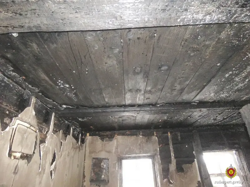 Последствия пожара в частном доме в Кировском районе..