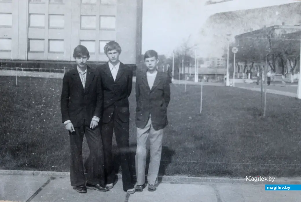 Могилев. Улица Первомайская. Одноклассники Геннадия Бондарева. Фото Геннадия Бондарева. Конец 1970-х.