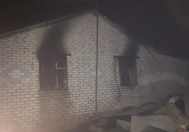 В Кричевском районе при пожаре в доме погиб мужчина (видео)
