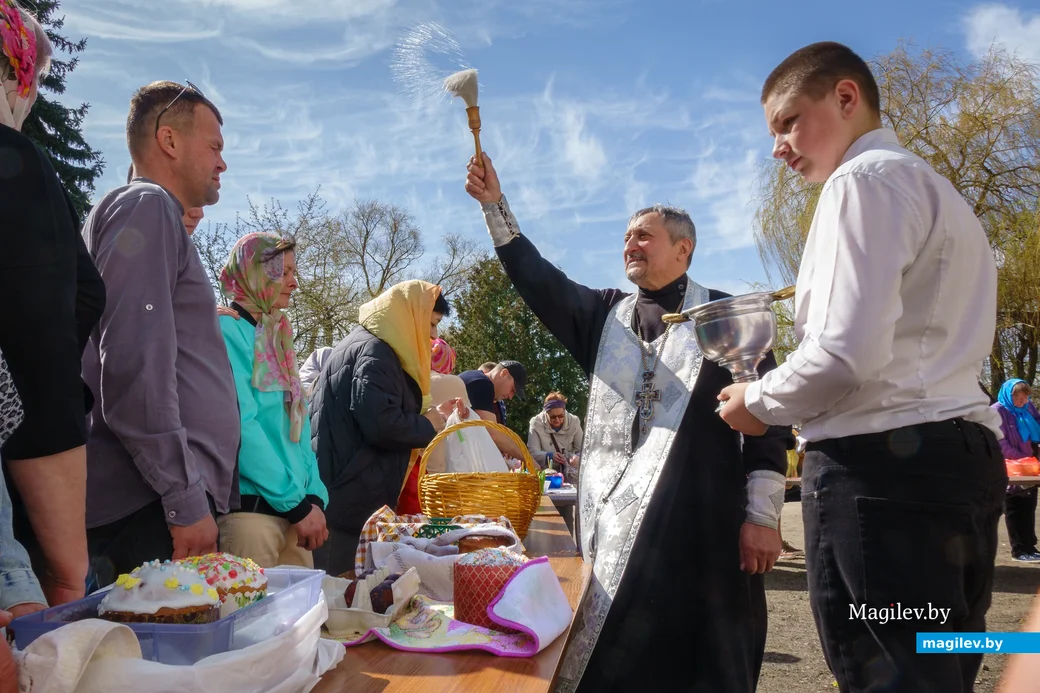 19.04.2025. Свято-Никольский кафедральный собор. Освящение пасхальной снеди в Великую Субботу