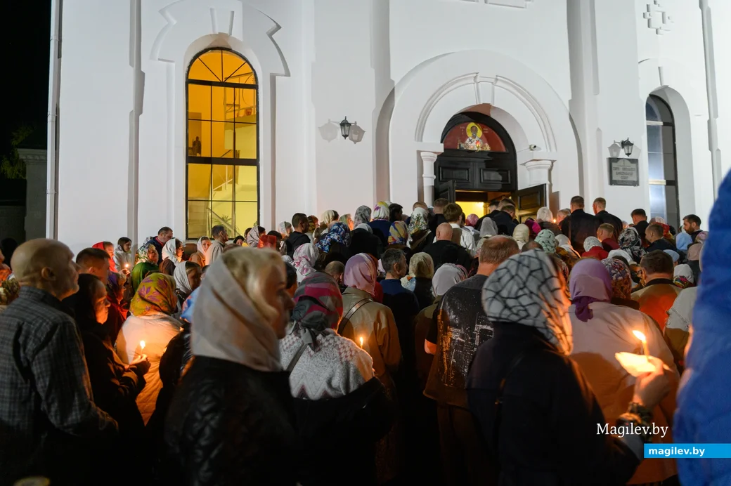 20.04.2025. Свято-Никольский кафедральный собор. Крестный ход перед Пасхальной заутреней