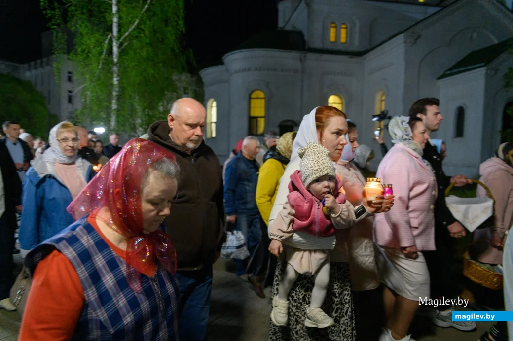 19.04.2025. Свято-Никольский кафедральный собор. Крестный ход перед Пасхальной заутреней