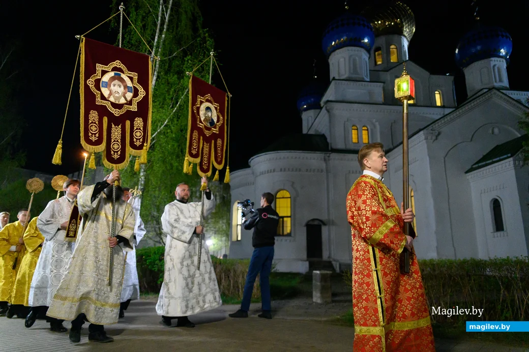 19.04.2025. Свято-Никольский кафедральный собор. Крестный ход перед Пасхальной заутреней