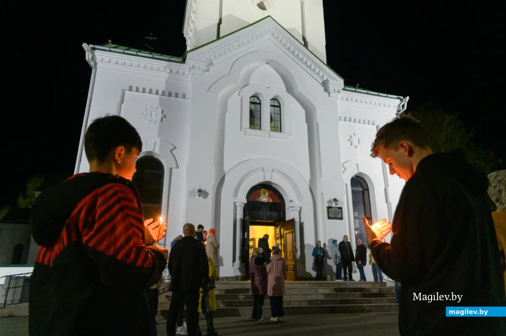 19.04.2025. Свято-Никольский кафедральный собор. Крестный ход перед Пасхальной заутреней