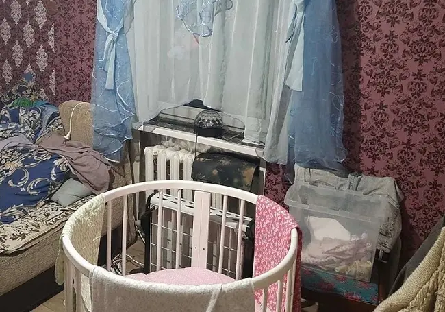 Спор молодых родителей в Осиповичах из-за того, кому кормить ребенка, привел к трагедии. Подробности рассказали следователи