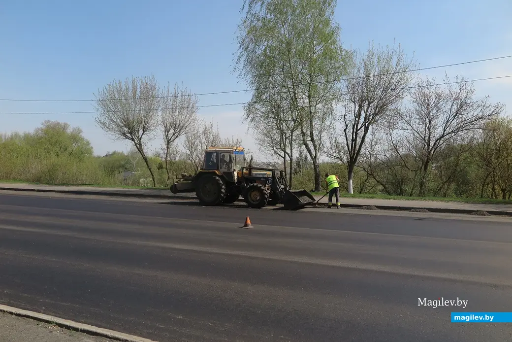 22.04.2025 г. Могилев, ул.Сурганова. Идет ремонт дороги.