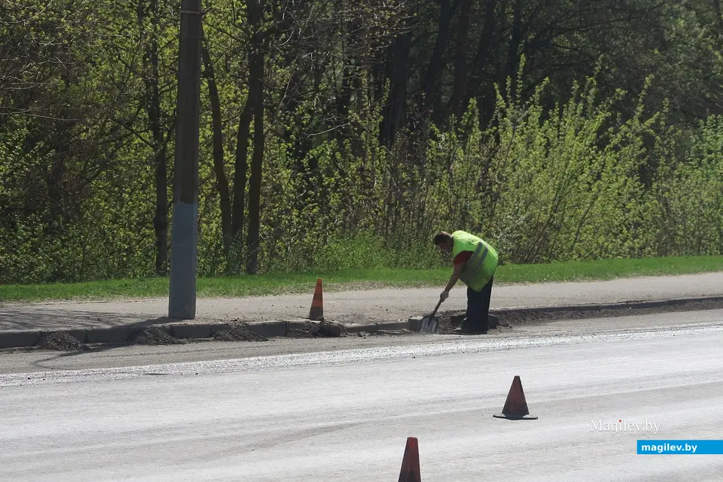 22.04.2025 г. Могилев, ул.Сурганова. Идет ремонт дороги.