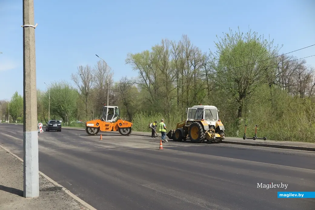 22.04.2025 г. Могилев, ул.Сурганова. Идет ремонт дороги.