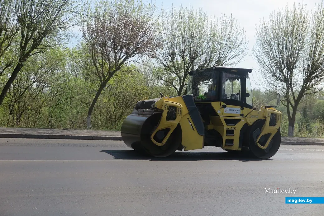 22.04.2025 г. Могилев, ул.Сурганова. Идет ремонт дороги.