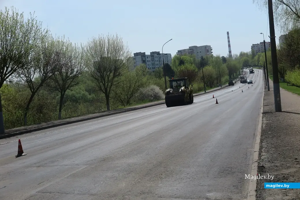 22.04.2025 г. Могилев, ул.Сурганова. Идет ремонт дороги.