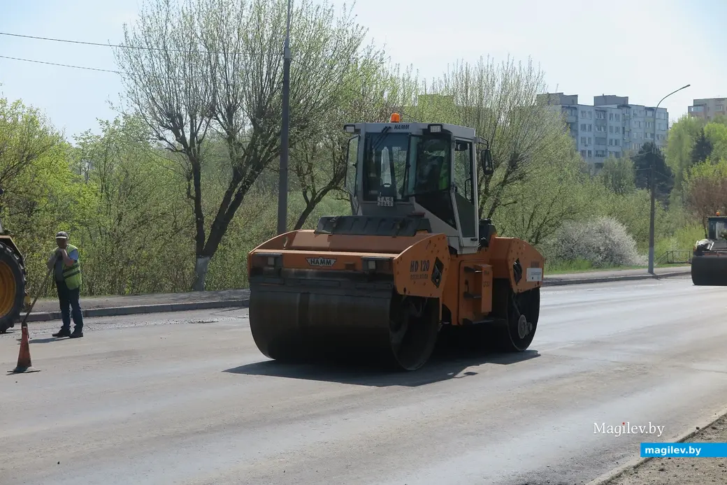 22.04.2025 г. Могилев, ул.Сурганова. Идет ремонт дороги.