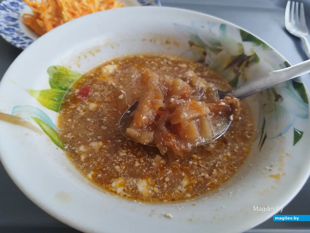 23.04.2025 г. Могилев Столовая ЧУП «Метиз». Вкусный горячий борщ.