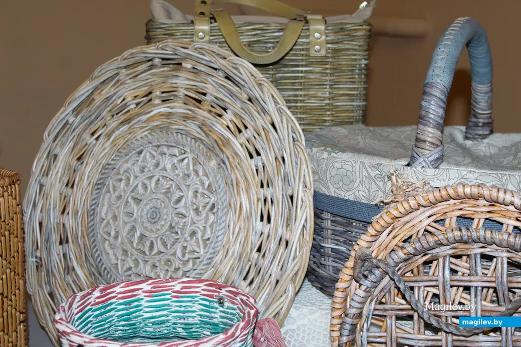Работы из бумажной лозы, сделанные Светланой Савицкой.
