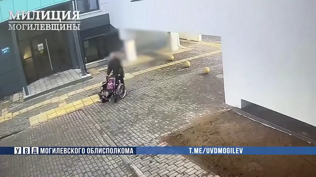 В Могилеве пьяный пациент украл инвалидное кресло из больницы. Фото УВД