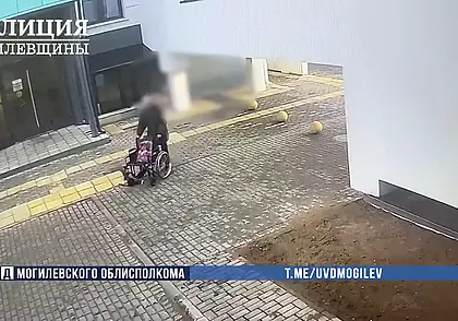 В Могилеве пьяный пациент украл инвалидное кресло из больницы
