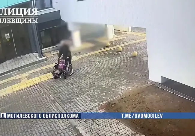 В Могилеве пьяный пациент украл инвалидное кресло из больницы