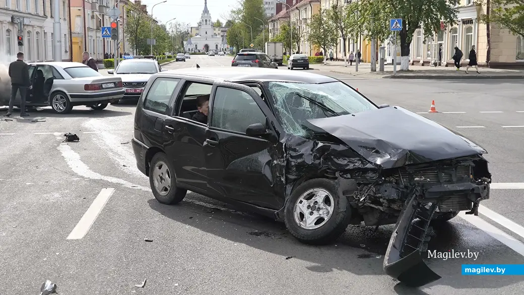 29.04.2025. Бобруйск. Авария с возгоранием на перекрестке Минской и Социалистической