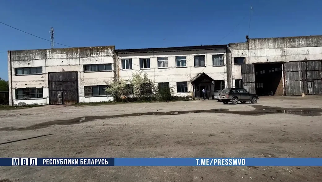 В Костюковичах завскладом и руководитель фермерского хозяйства похитили 36 тонн удобрений.