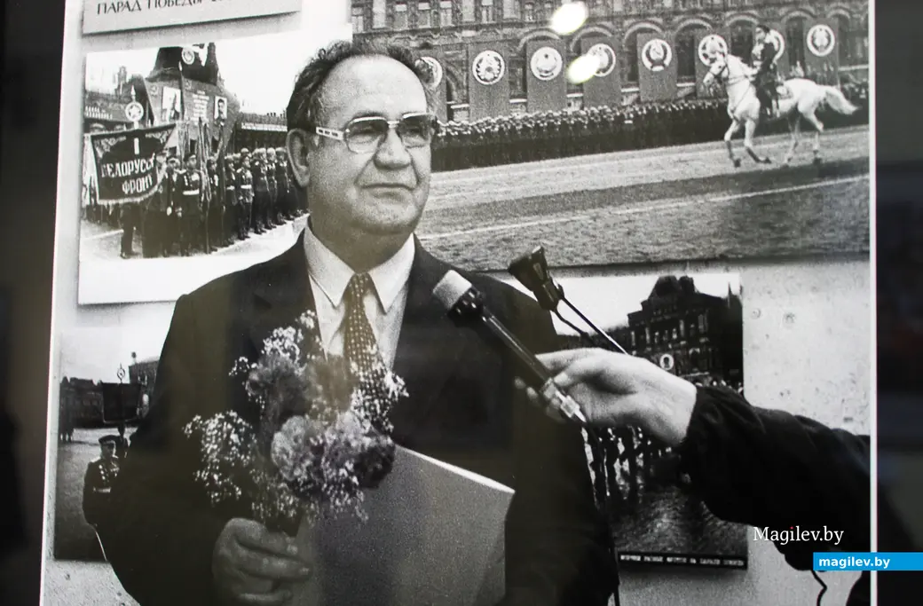 7 мая 2025 года. Могилев. Выставочный зал. Открытие проекта «Не гаснет памяти свеча». Военный корреспондент Евгений Халдей. Его фотографии были вещественными