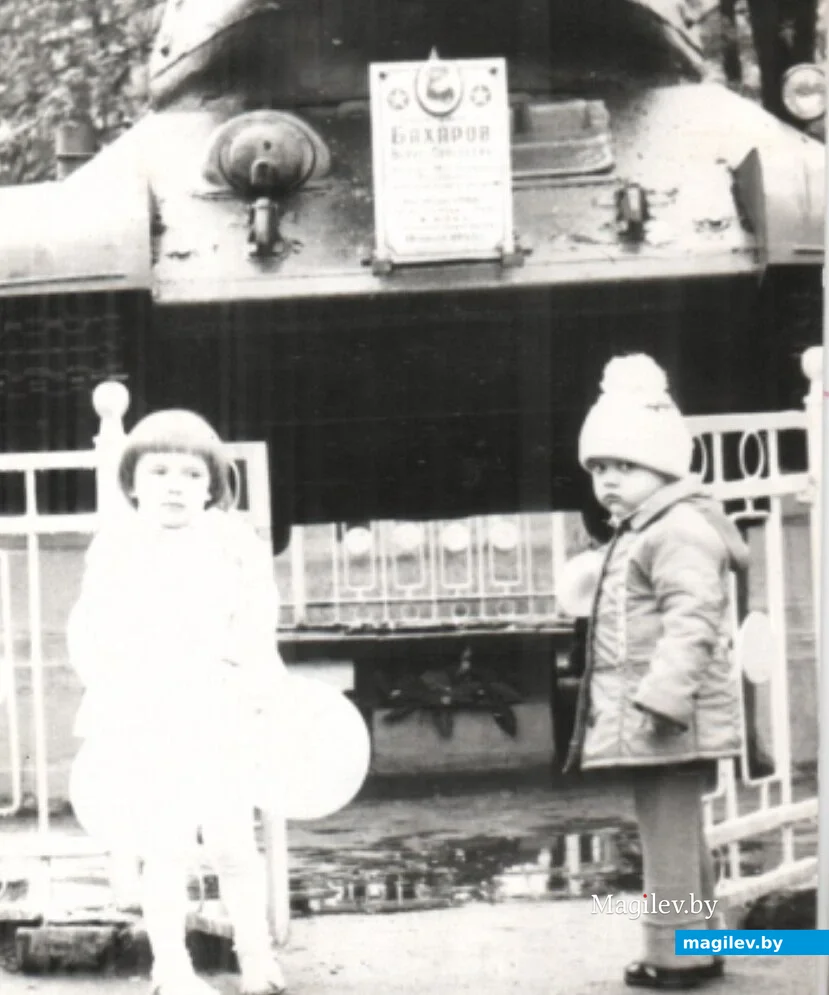  Для сравнения: в 1983-ем году у танка дочь нашей героини, Рита. 