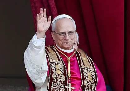 Новым Папой Римским избран американский кардинал Роберт Прево. Он принял имя Лев XIV (видео)