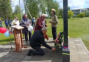 Стихи, песни и память: тихий праздник Победы в деревне Балашевичи Глусского района