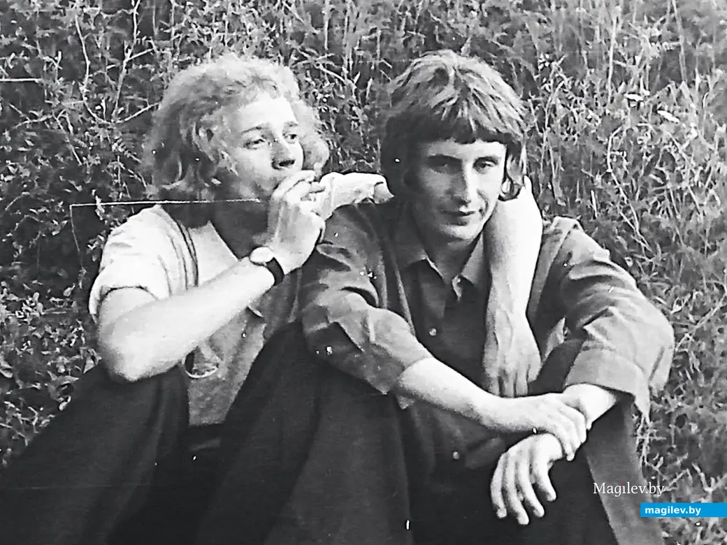 1973 год, Могилев, Дубровенка. Сдав вторую сессию, я и Витя (слева) чувствовали себя прекрасно.