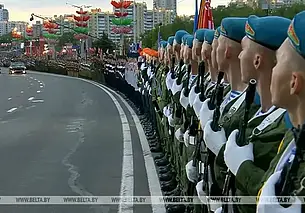 Более 4 тысяч военных прошли парадом в Минске 9 мая. Фотофакт