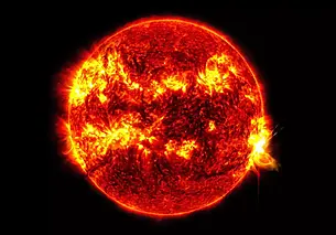На Солнце произошла самая мощная в 2025 году вспышка