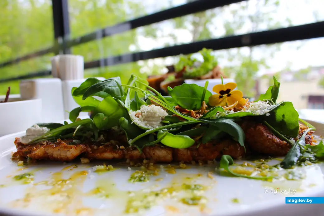 Май 2025 года. Могилев. Гастробар «Цоколь».