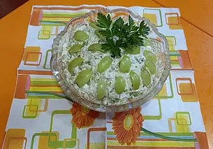 Готовим сами: салат с курицей и виноградом