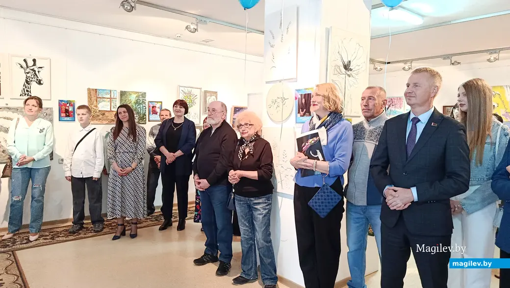 16.05.2025 г. На выставке «Арт-шок» в Глусском краеведческом музее.