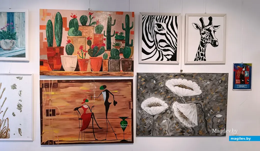 16.05.2025 г. На выставке «Арт-шок» в Глусском краеведческом музее. Работы Екатерины Киселевой.