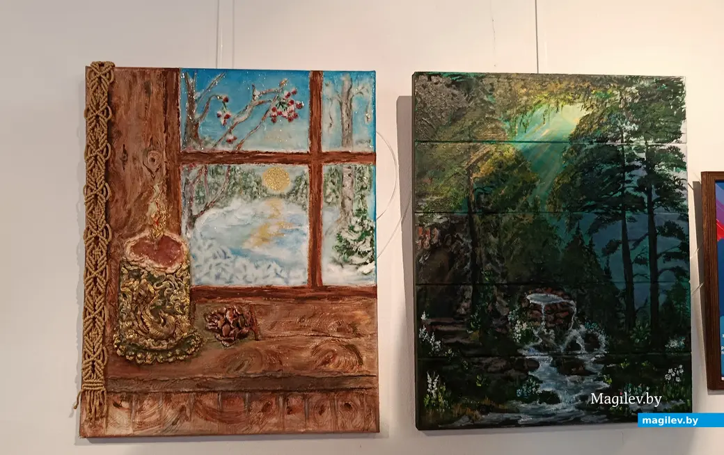 16.05.2025 г. На выставке «Арт-шок» в Глусском краеведческом музее. Работы Татьяны Шестаковой.