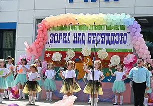 Творческие выступления, парад колясок и рисунки на асфальте: фестиваль детского творчества пройдет в Хотимске