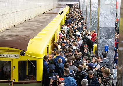 Самое беспрерывное метро мира масштабно отметило 90-летие (фото)
