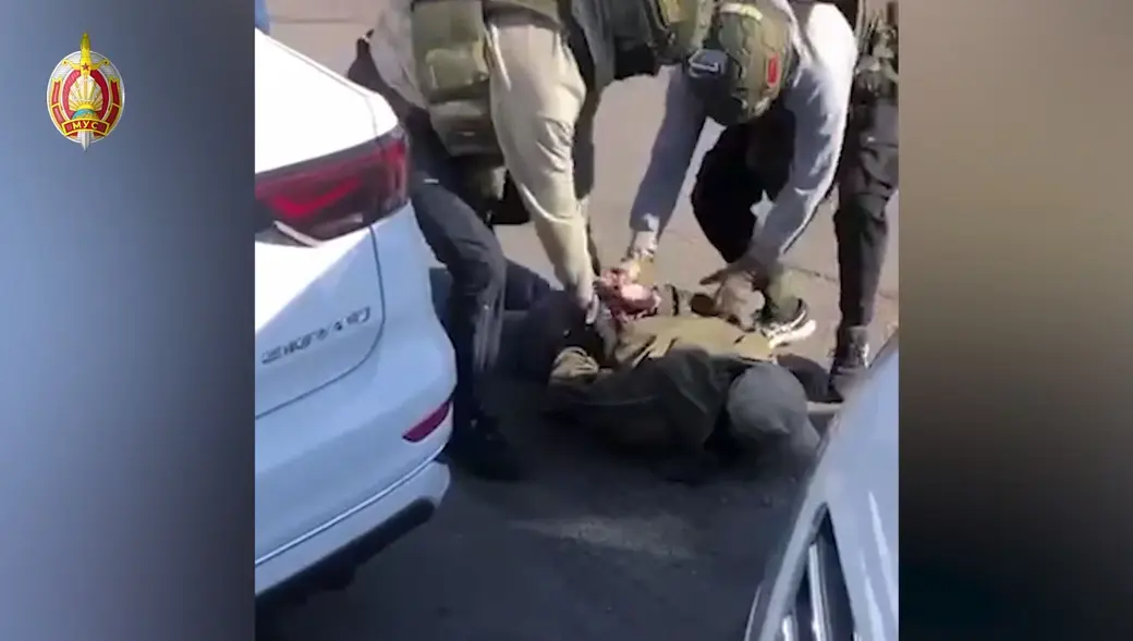 Житель Пуховичского района задержан за незаконный оборот оружия и боеприпасов. Фото: скриншот видео МВД РБ