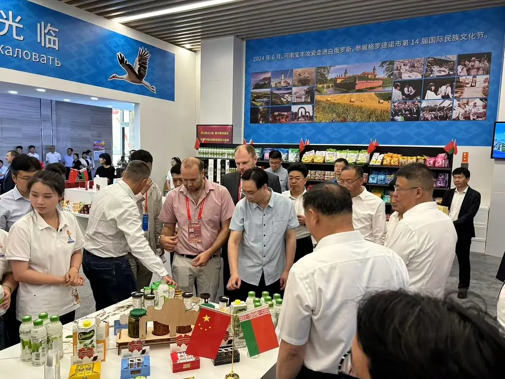 Белорусское мультибрендовое представительство товаров и услуг открылось в провинции Хэнань. Китай. Фото предоставлено Могилевское агентство регионального развития.