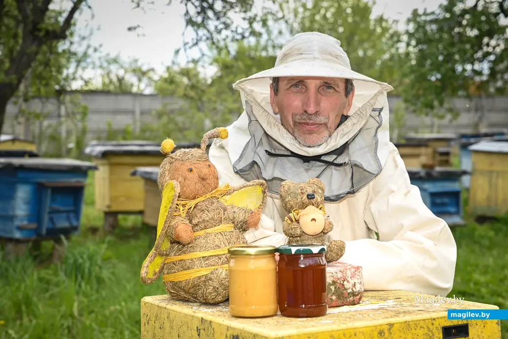 14.05.2025. д. Дубовка Бобруйского района. Пчеловод Юрий Шинкевич
