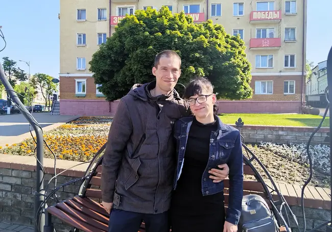 «Мы живем, чтобы делать детей счастливыми». Свадебная пара недели