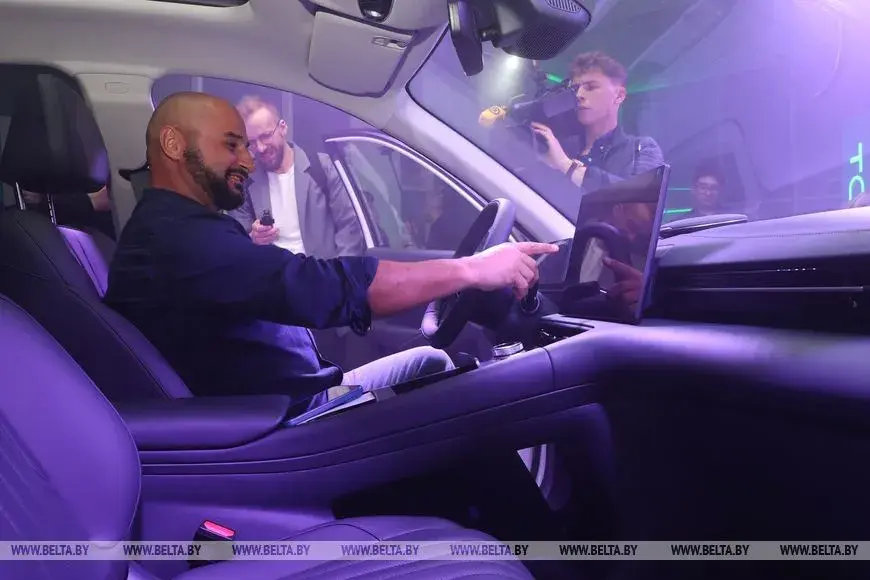 23 мая 2025 года. Первый собранный в Беларуси электромобиль Geely EX5 презентовали в Минске.