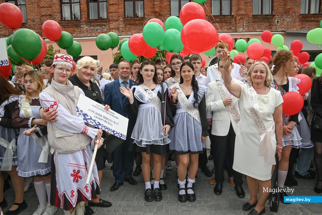 24.05.2025. Площадь Победы – площадь им. В.И.Ленина. Городской праздник «Последний звонок».