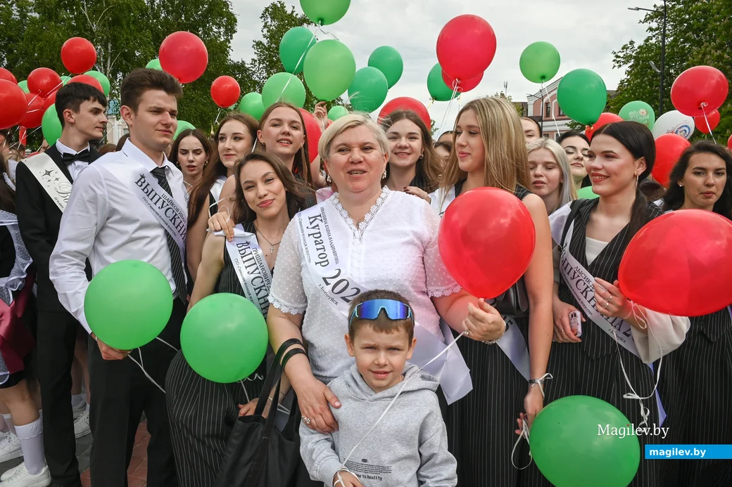 24.05.2025. Площадь Победы – площадь им. В.И.Ленина. Городской праздник «Последний звонок».