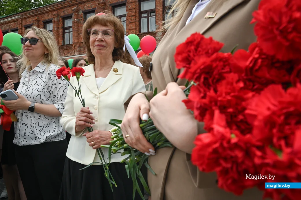 24.05.2025. Площадь Победы – площадь им. В.И.Ленина. Городской праздник «Последний звонок».
