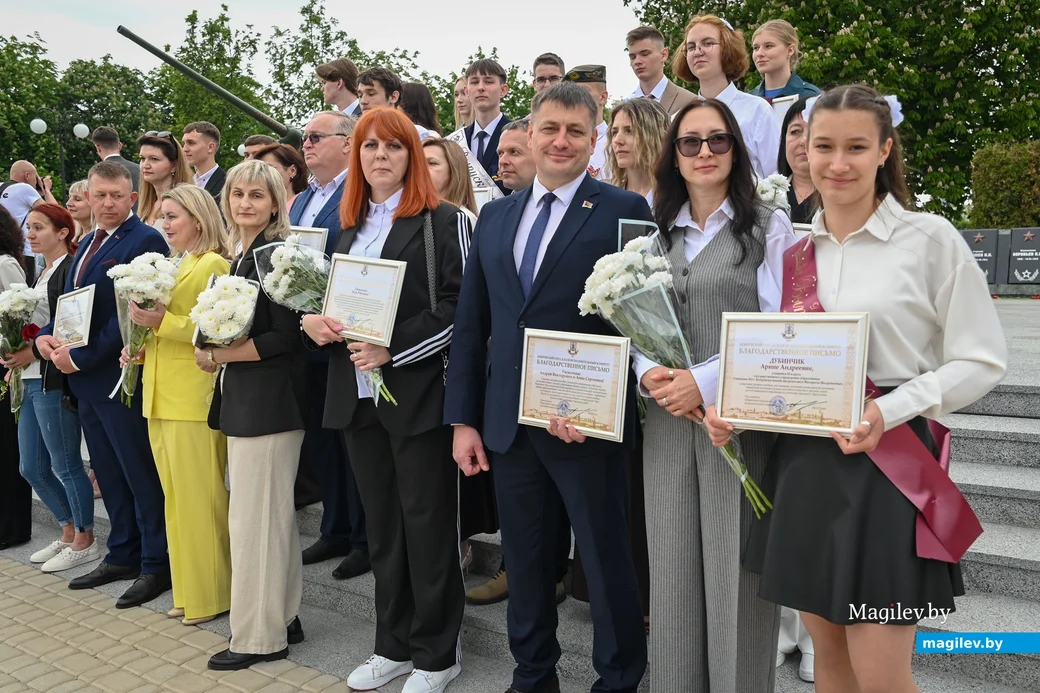 24.05.2025. Площадь Победы – площадь им. В.И.Ленина. Городской праздник «Последний звонок».