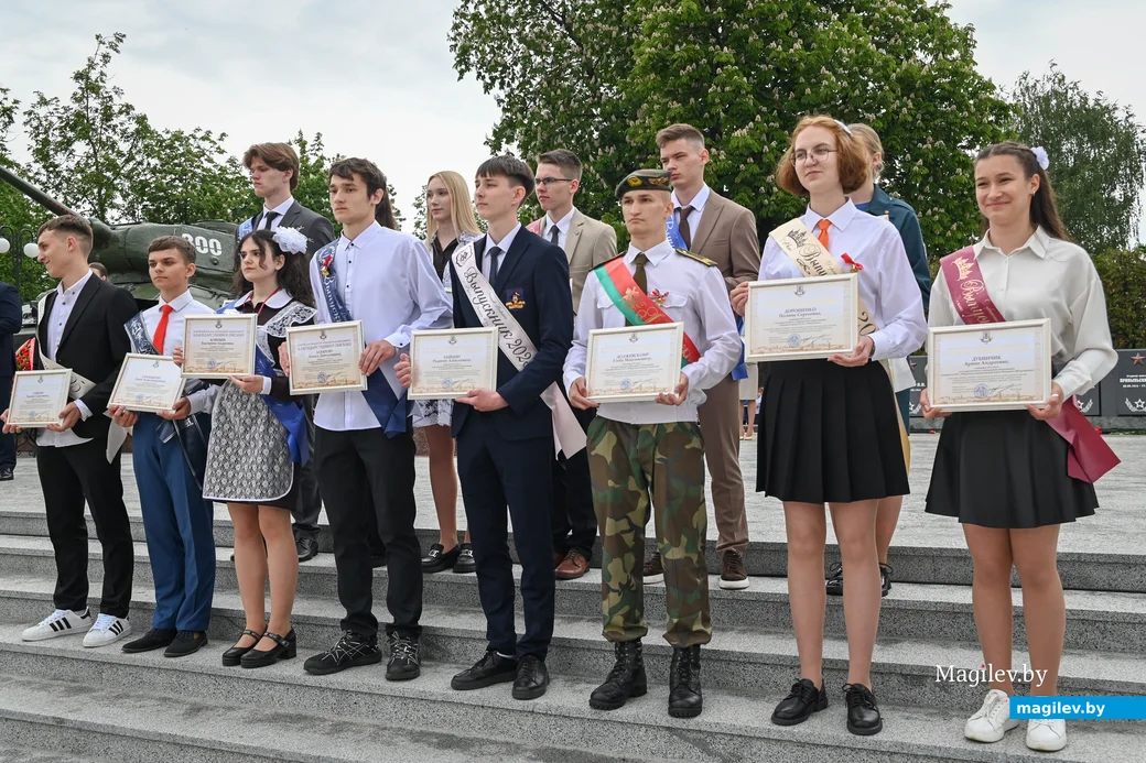 24.05.2025. Площадь Победы – площадь им. В.И.Ленина. Городской праздник «Последний звонок».