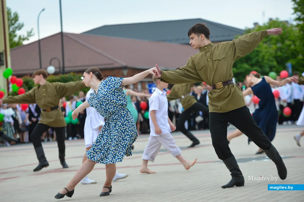 24.05.2025. Площадь Победы – площадь им. В.И.Ленина. Городской праздник «Последний звонок»